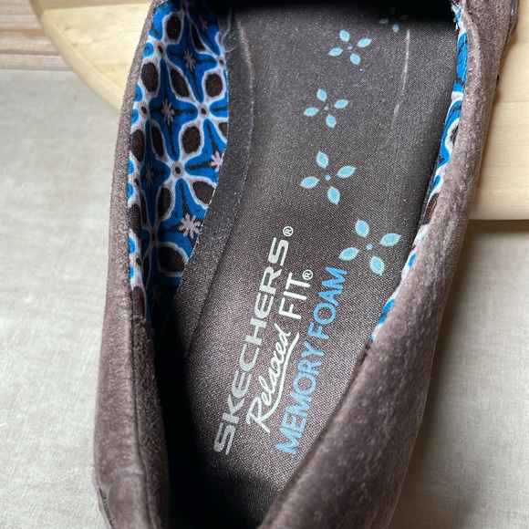 Skechers Women's Size 7 Expressway Suede chocolate Slip On Loafer - Picture 9 of 10